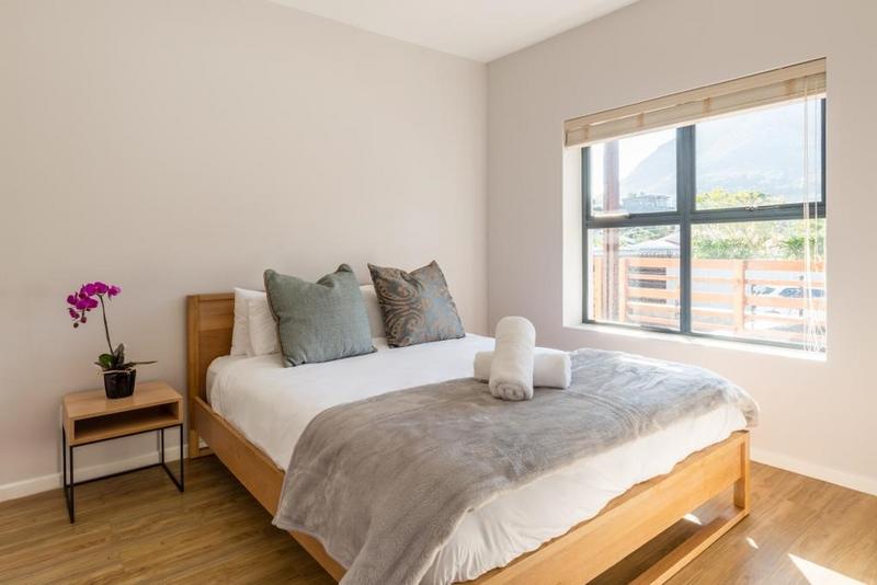 2 Bedroom Property for Sale in Hout Bay Western Cape